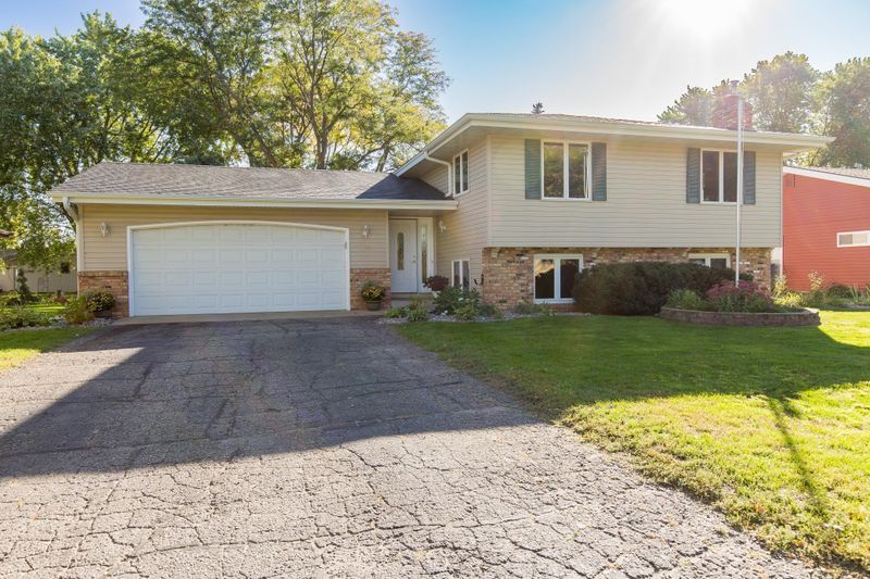 1133 Jefferson St S, Shakopee, MN 55379