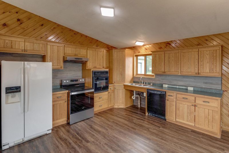 1872 Olympic St, Mora, MN 55051