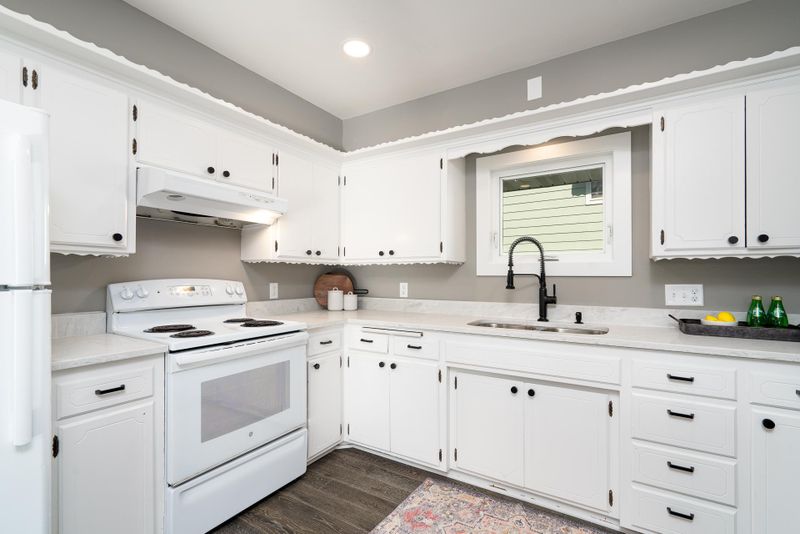 4248 Regent Ave N, Robbinsdale, MN 55422