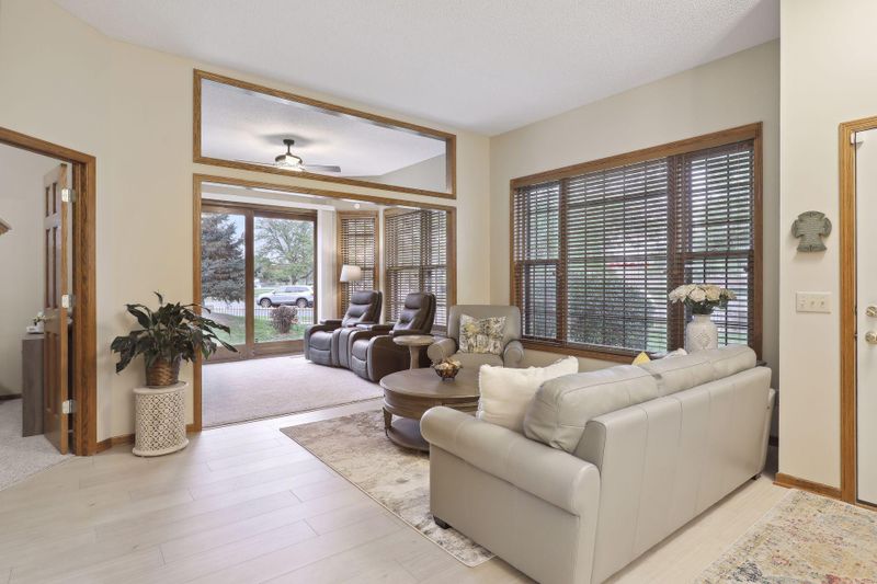 15049 Derby Cir, Rosemount, MN 55068