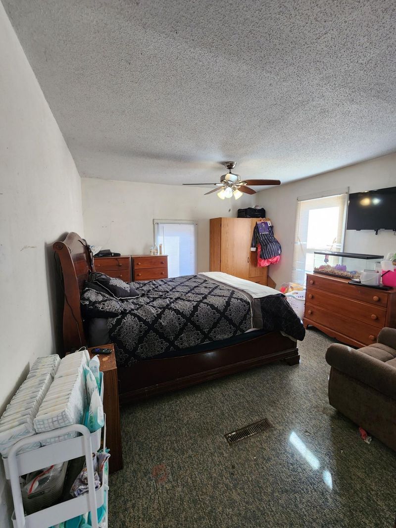 836 W Broadway St, Winona, MN 55987