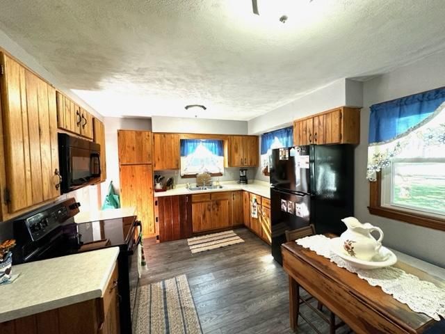 308 E Grove St, Caledonia, MN 55921
