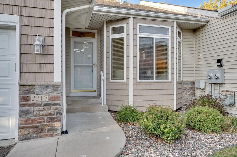 2217 Liberty Ln, Eagan, MN 55122