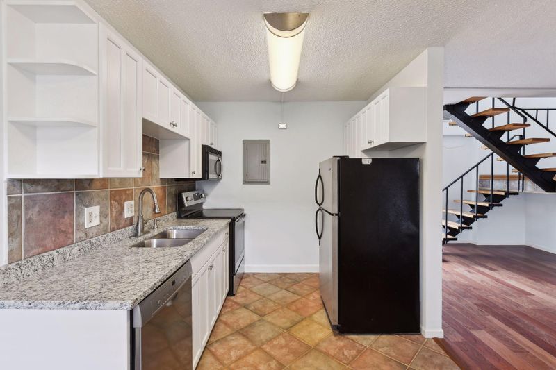 1501 American Blvd E #203, Bloomington, MN 55425