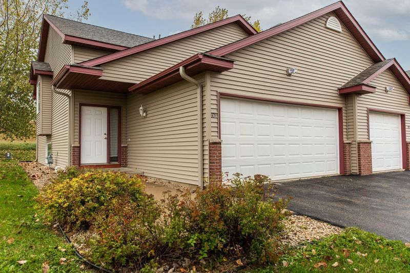 801 10th St SW, Pine Island, MN 55963