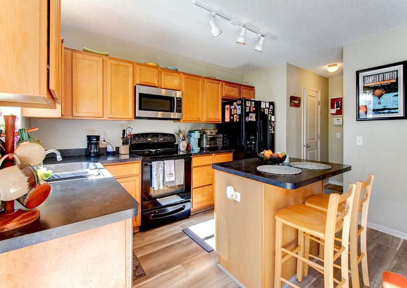 527 Summit Ln, Dundas, MN 55019