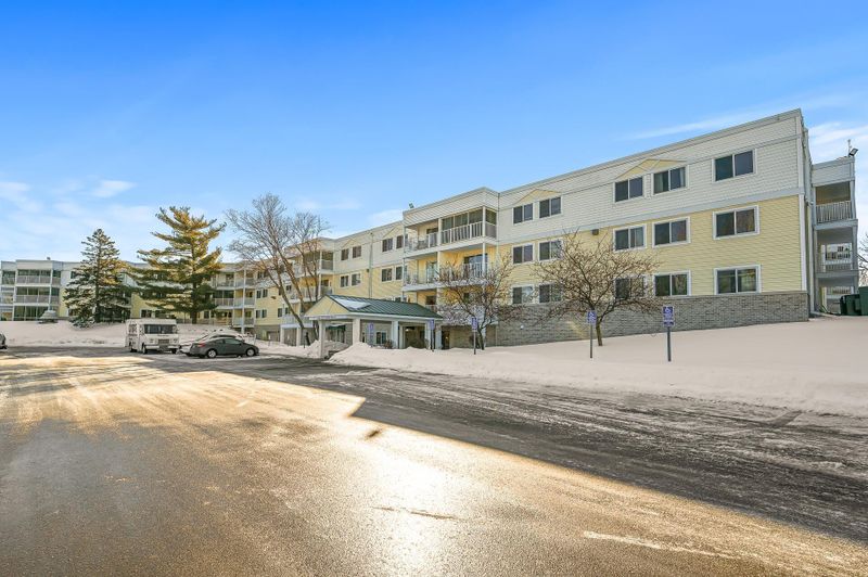 120 Demont Ave E #105, Little Canada, MN 55117