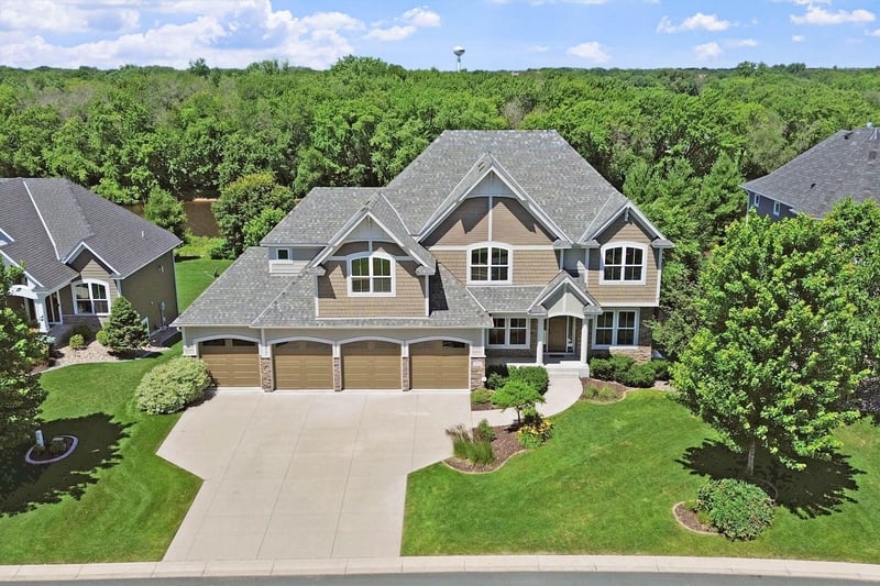 371 Riverside Cir, Anoka, MN 55303