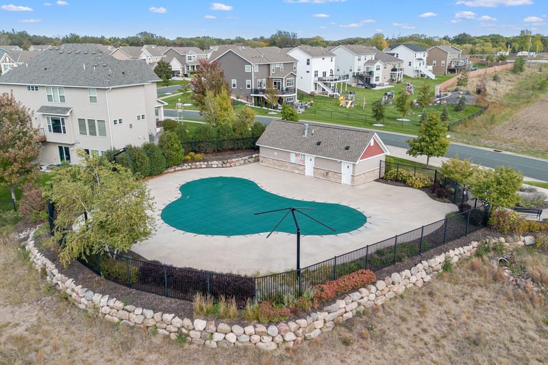 371 Riverside Cir, Anoka, MN 55303
