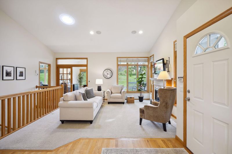 1098 Westcliff Curve, Shoreview, MN 55126