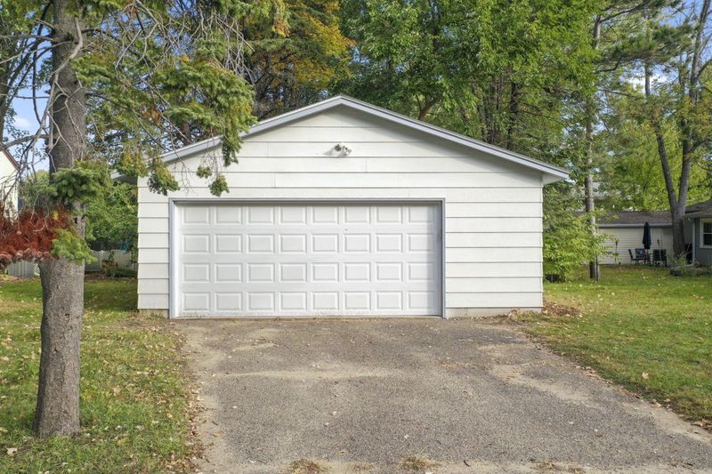 2013 Webber St, White Bear Lake, MN 55110