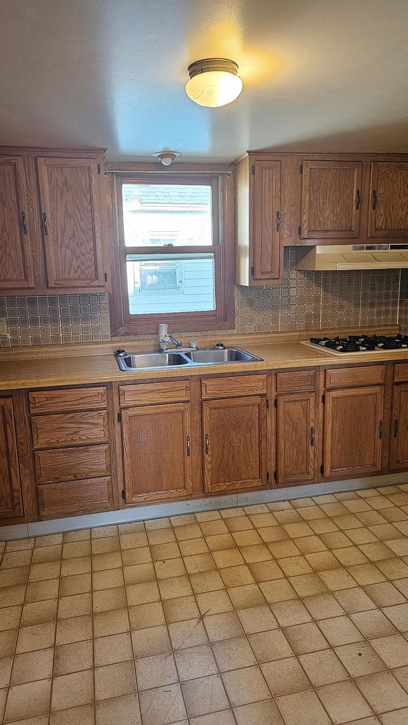 1623 East Ave, Worthington, MN 56187