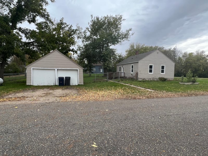 210 6th St, Donnelly, MN 56235