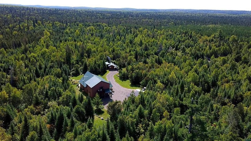 737 Irish Creek Rd, Hovland, MN 55606