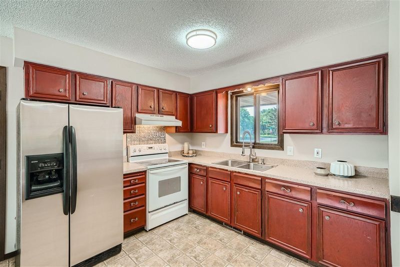 1199 Quincy St, Shakopee, MN 55379