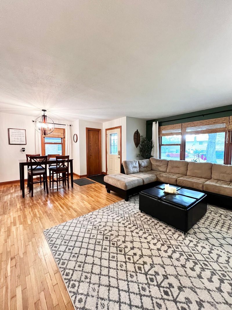 526 Kneale Ave S, Thief River Falls, MN 56701