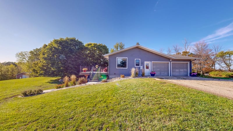 9723 50th Ave NW, Oronoco, MN 55960