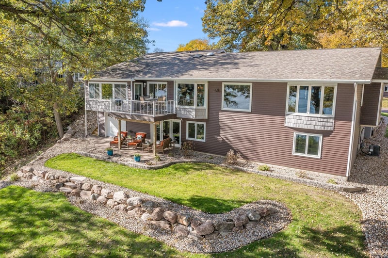 721 Shoreacres Dr, Fairmont, MN 56031