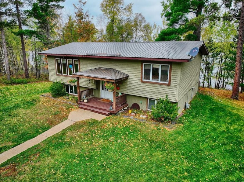 315 Viking Dr, Hoyt Lakes, MN 55750