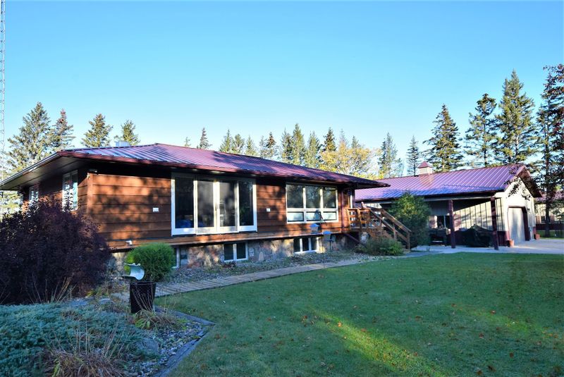28927 580th Ave, Warroad, MN 56763