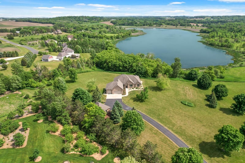 26355 Wyldewood Dr, Webster, MN 55088