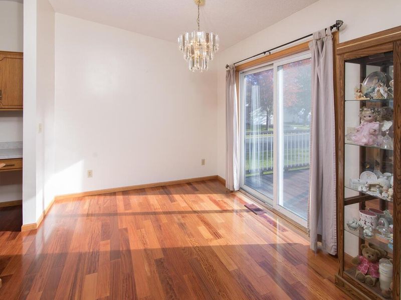 1409 Whitney St, Shakopee, MN 55379