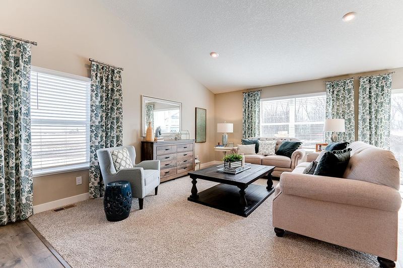 1381 136th St W, Rosemount, MN 55068