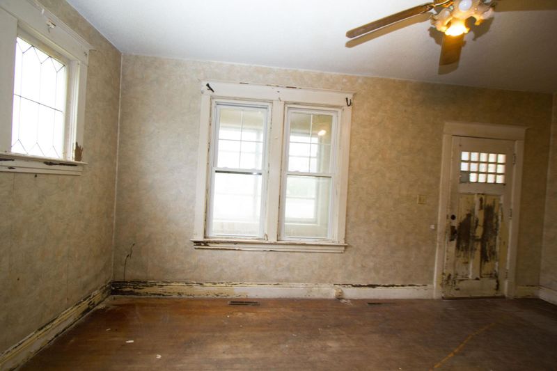 610 1st St E, Thief River Falls, MN 56701