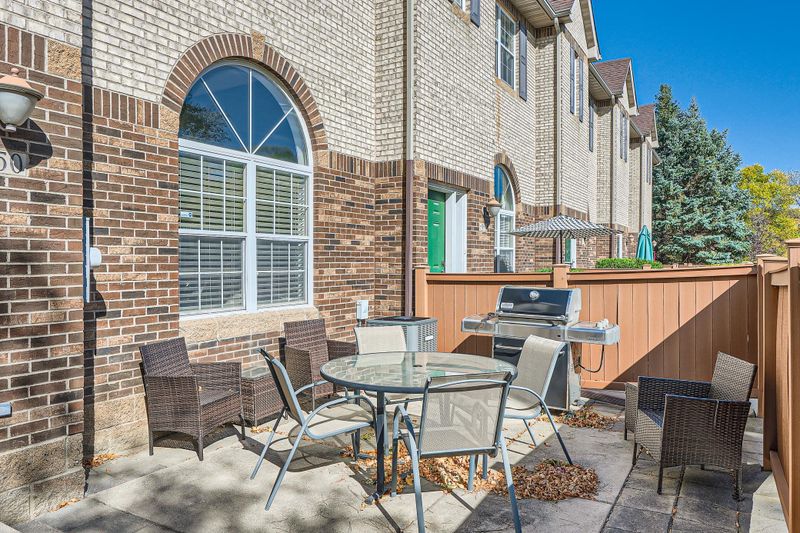 6550 Regency Ln, Eden Prairie, MN 55344