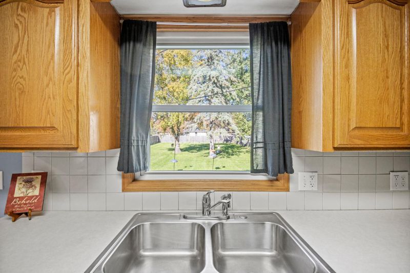 614 South St, Owatonna, MN 55060