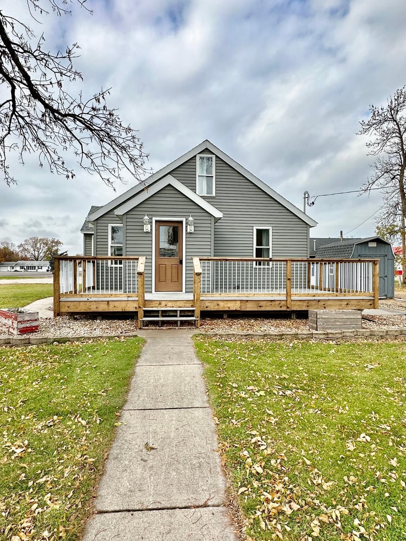 409 Langdon Ave, Belgrade, MN 56312