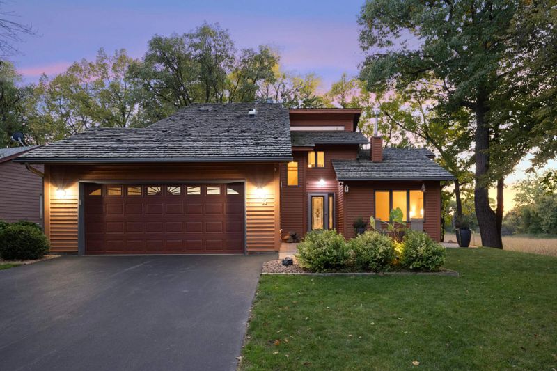 15 W Point Dr, Excelsior, MN 55331