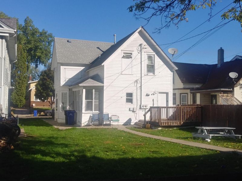 970 6th St E, Saint Paul, MN 55106