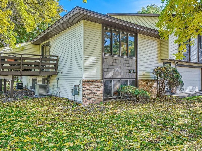 3715 Brookdale Cir N, Brooklyn Park, MN 55443