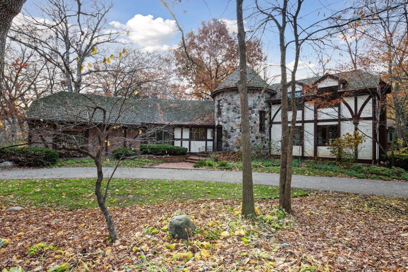 7022 Tupa Cir, Edina, MN 55439