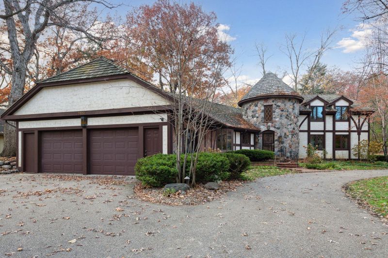 7022 Tupa Cir, Edina, MN 55439