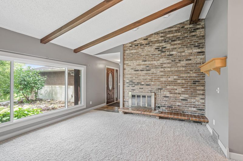 5945 Hidden Oaks Cir SE, Prior Lake, MN 55372