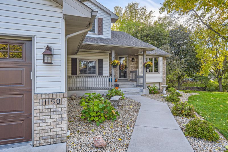 11150 Hillsboro Ct, Champlin, MN 55316