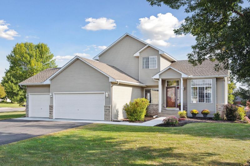 13928 Bluewing Dr, Rogers, MN 55374