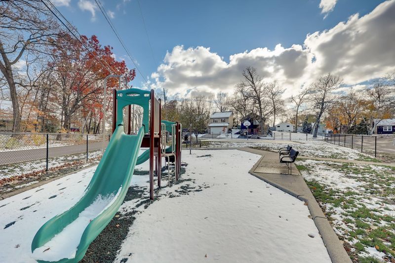 5222 Phelps Rd, Mound, MN 55364