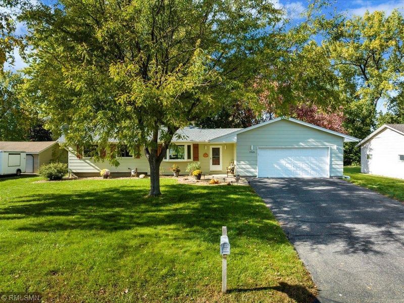 7925 Aldrich Ave N, Brooklyn Park, MN 55444