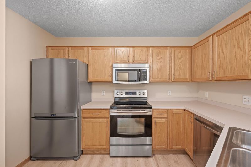 14532 Lockslie Trl, Savage, MN 55378