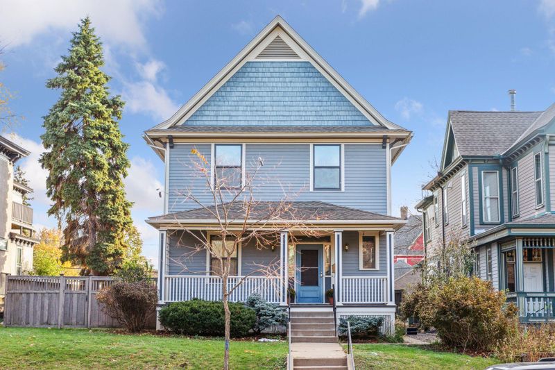852 Lincoln Ave, Saint Paul, MN 55105
