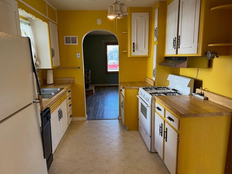 117 Kneale Ave N, Thief River Falls, MN 56701