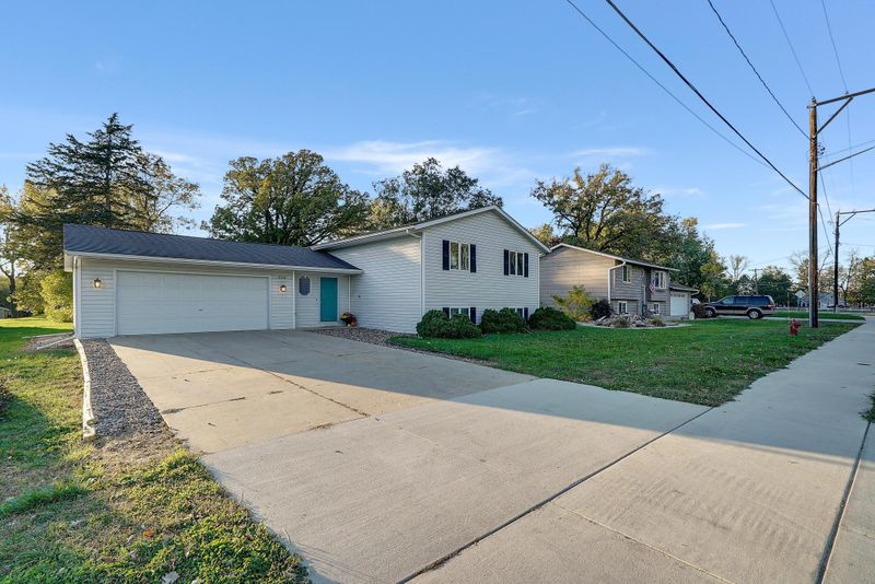 514 Pearl St, Zumbrota, MN 55992