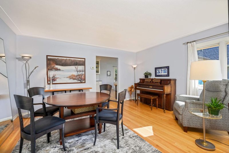 4232 Valley View Rd, Edina, MN 55424