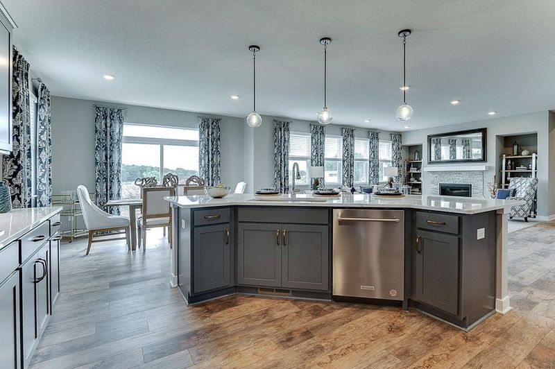 1720 August Dr, Shakopee, MN 55379