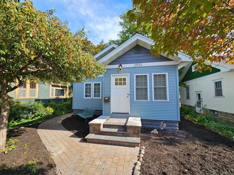 2933 35th Ave S, Minneapolis, MN 55406