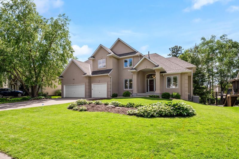 4905 Sycamore Dr, Eagan, MN 55123