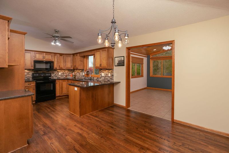 302 Gerken Dr, Zumbrota, MN 55992